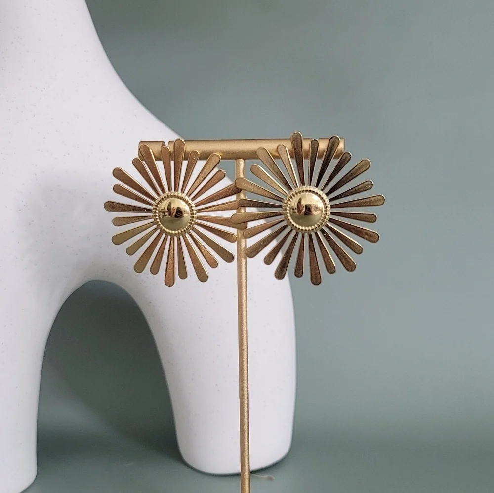 Stainless steel gold tone flower earrings